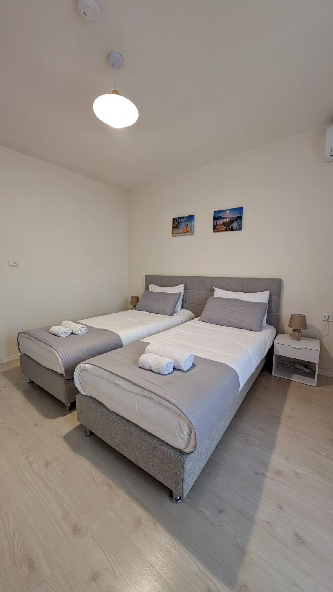 Modern Cozy Apartment 10 Min Walk To Skanderbeg Square Tirana Exterior photo