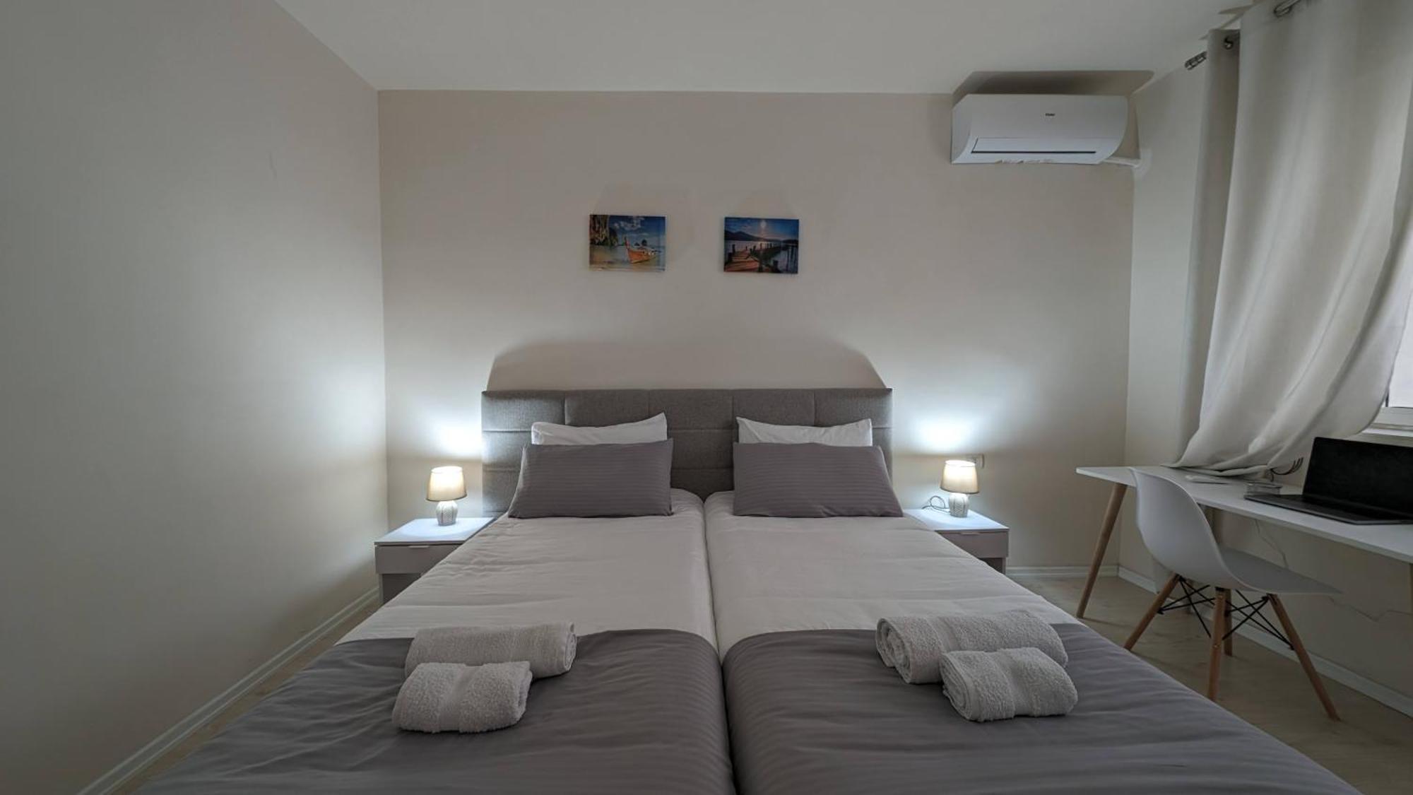 Modern Cozy Apartment 10 Min Walk To Skanderbeg Square Tirana Exterior photo