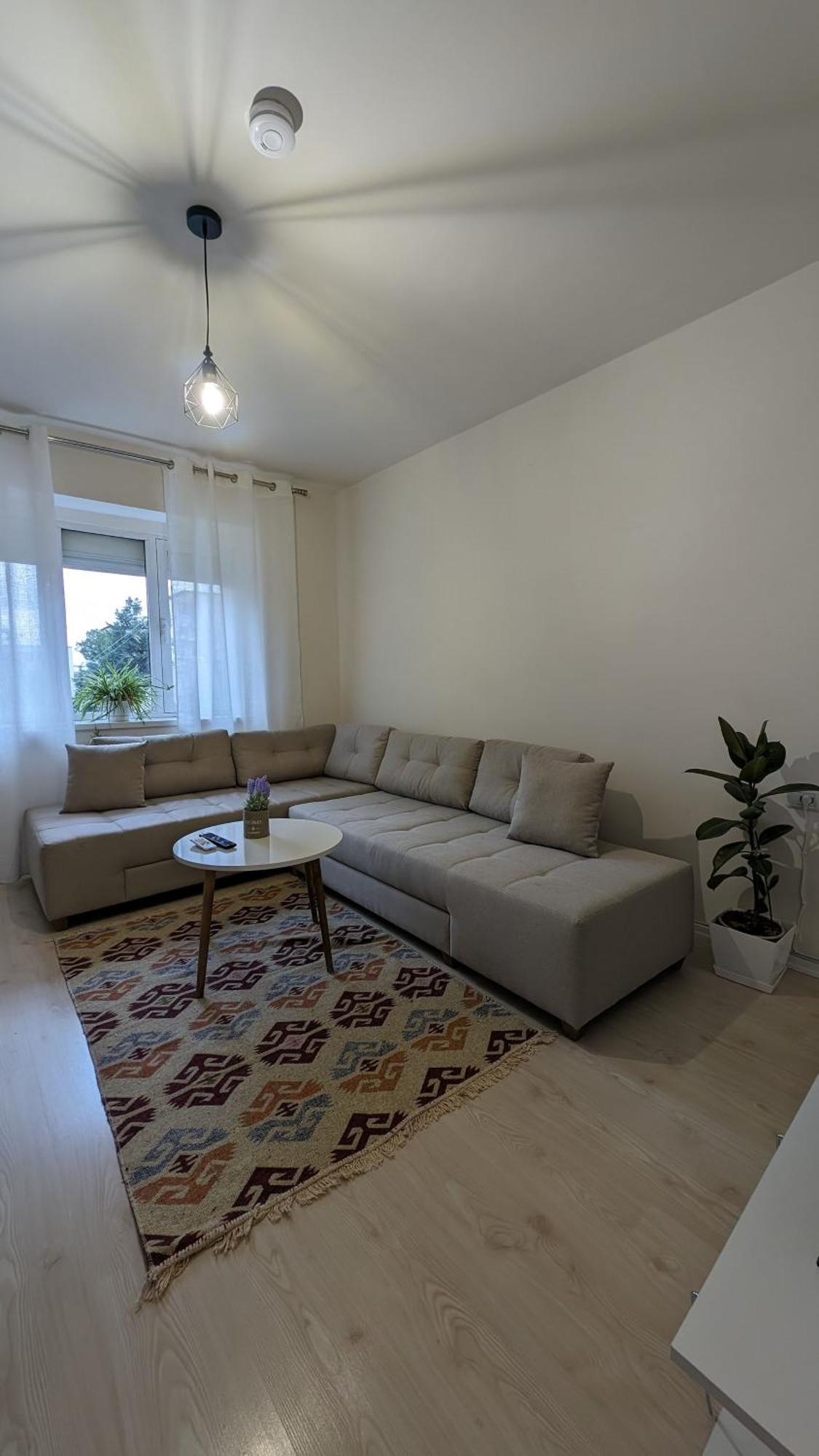 Modern Cozy Apartment 10 Min Walk To Skanderbeg Square Tirana Exterior photo